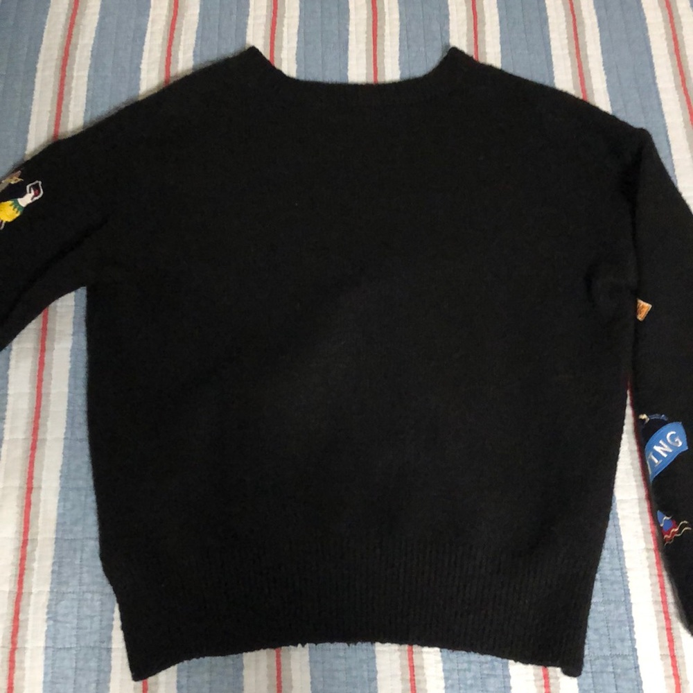 Cute simplistic warm sweater